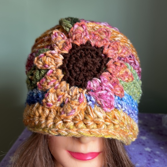 Multicolor Crochet Sunflower bucket beanie medium new - Picture 7 of 10